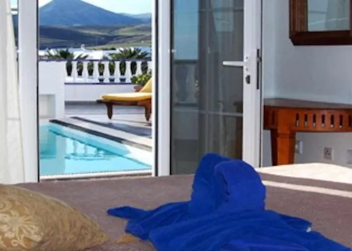 Del Mar. Vina Y Cabrera Puerto Calero