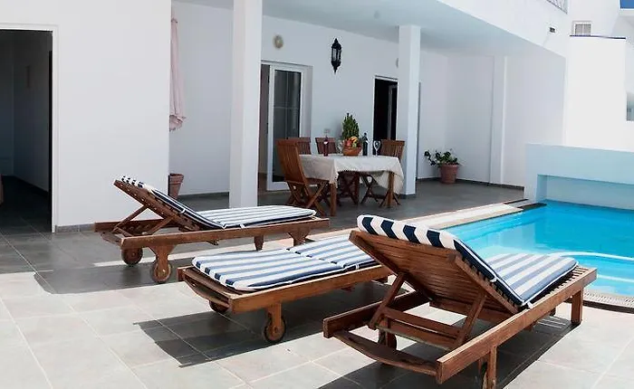 Villa Del Mar. Vina Y Cabrera Puerto Calero