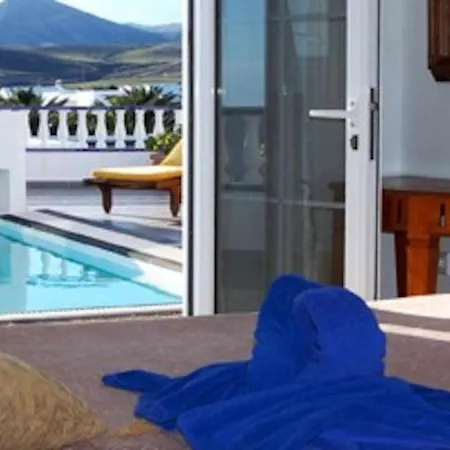 Del Mar Vina Y Cabrera Puerto Calero